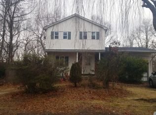 79 Clinton Ave, Mastic, NY 11950