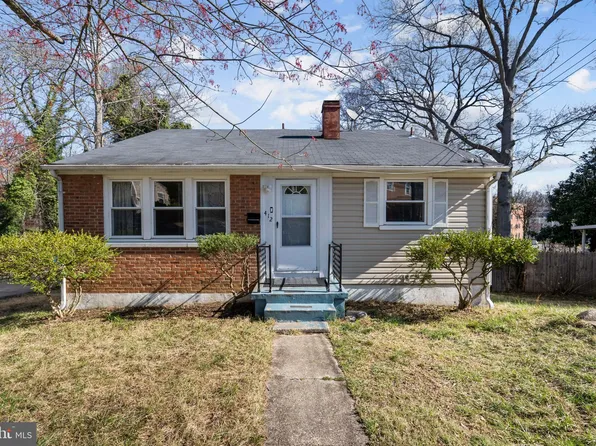 412 Winslow Rd, Oxon Hill, MD 20745