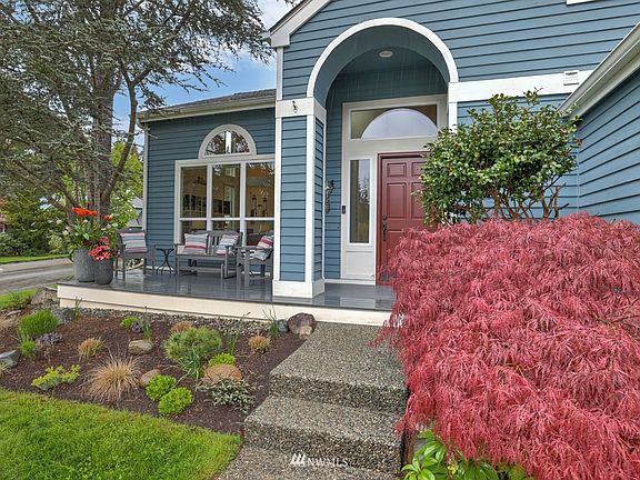 Freshly landscaped front yard