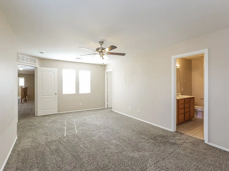 11242 W Garfield St — Photo 9