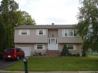 21 Clover Hill Dr, Flanders, NJ 07836