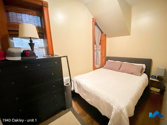 5th image of 1943 N Oakley Ave APT 1
