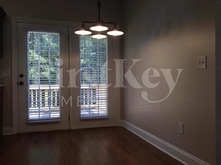 457 Riverglen Dr NW — Photo 5