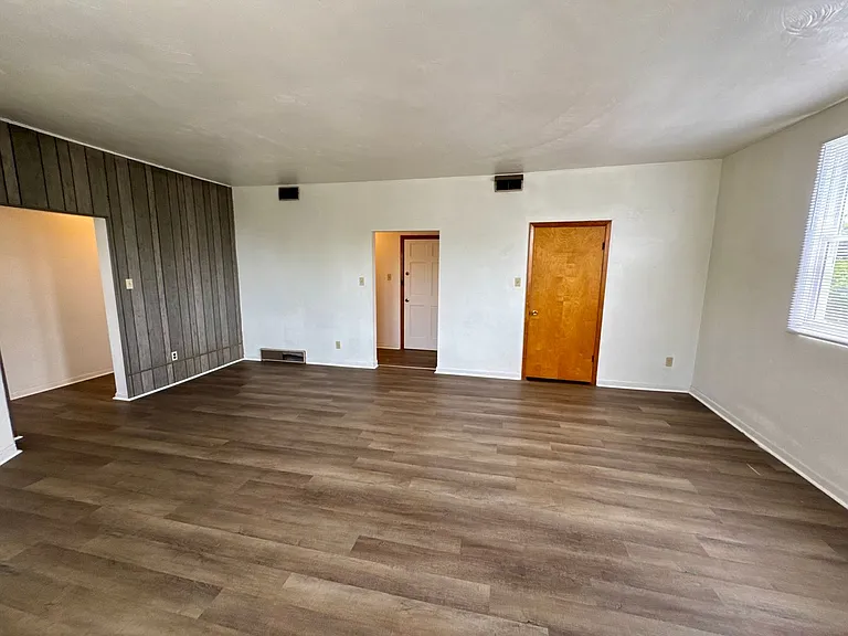 212 North Highland Avenue — Photo 37