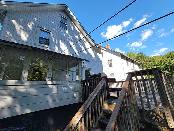 4th image of 202 W Main St