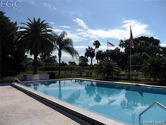 3rd image of 5917 Littlestone Ct APT 113