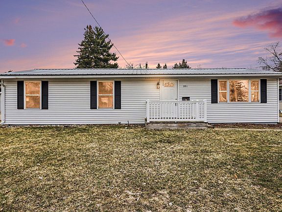 2nd image of 351 Roosevelt St