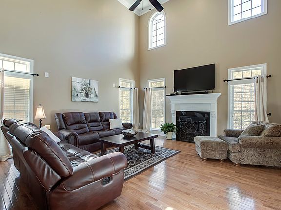 3rd image of 1939 Cascade Falls Ln