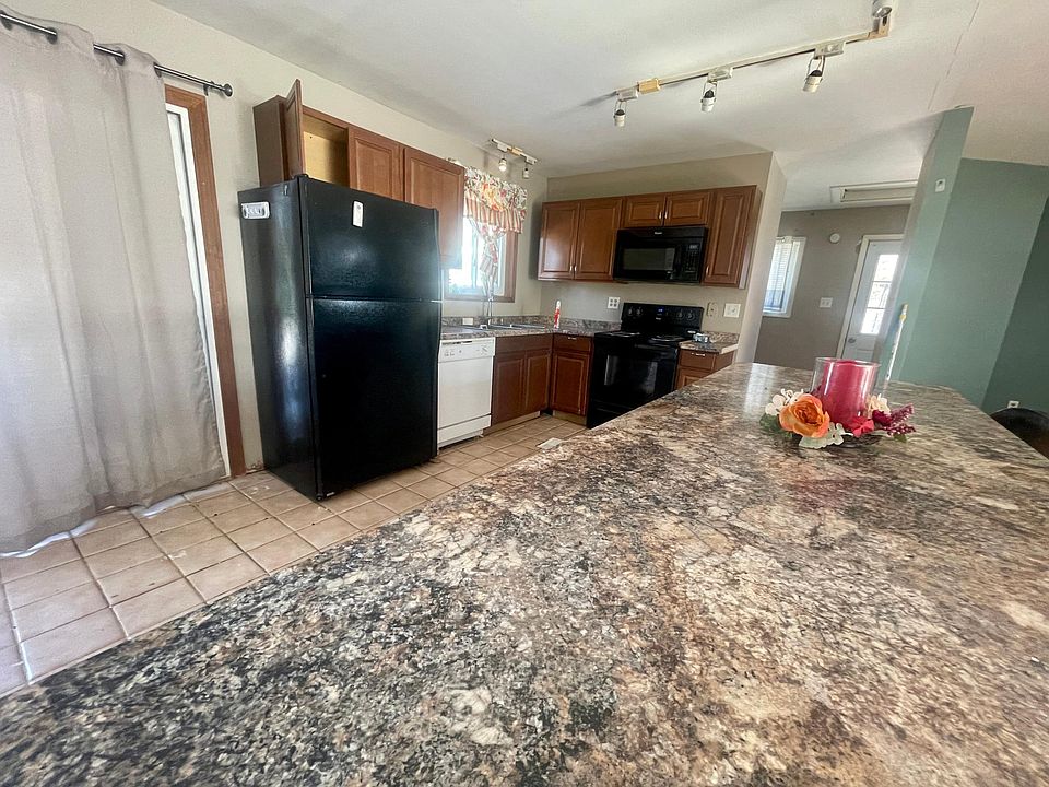 2nd image of 1401 Shaw Ave