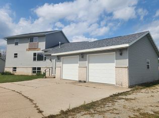 1027 Maple Vista Ct, Seymour, WI 54165