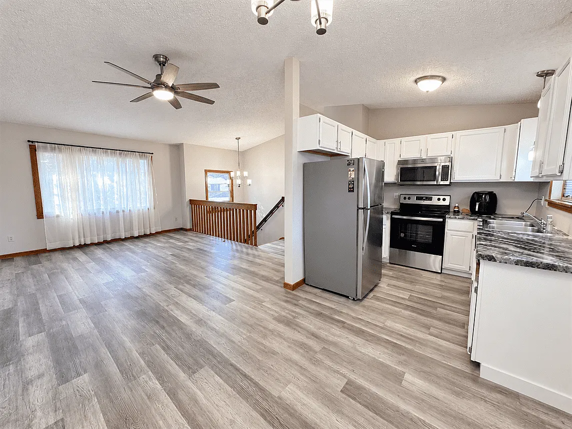 3 bed, 1536 sqft, $1,850 — Photo 4