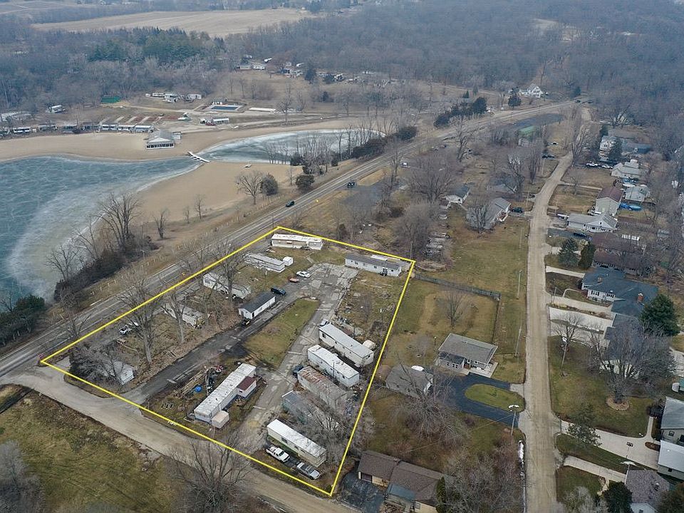 1st image of 8528 N River Dr