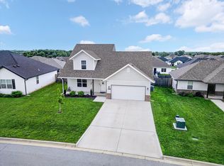887 S Parkside Cir, Nixa, MO 65714