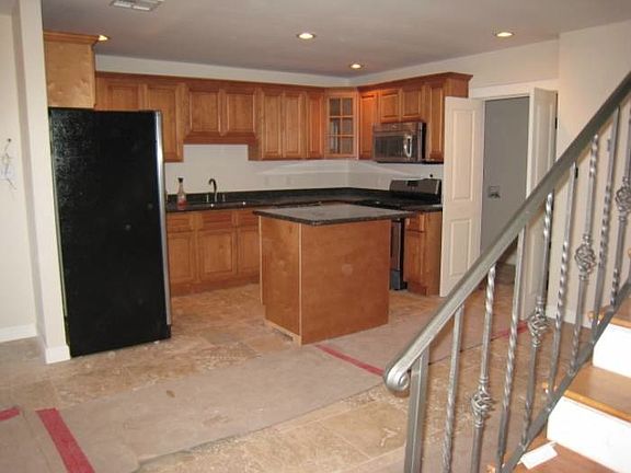 4th image of 701 E Manley Ave