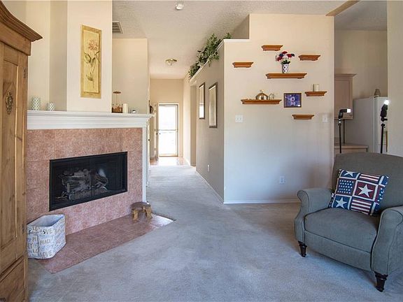 3rd image of 612 Babbling Brook Dr