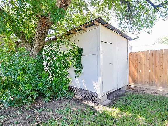 5th image of 1631 Chilton Ln