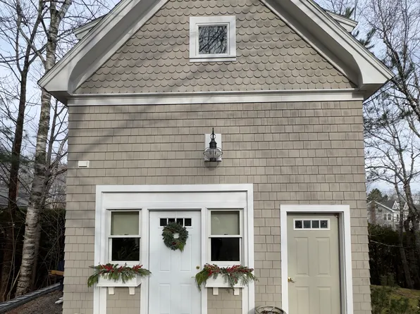 67 Sea St, Rockport, ME 04856