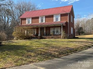 6496 Us Highway 221 S, Marion, NC 28752