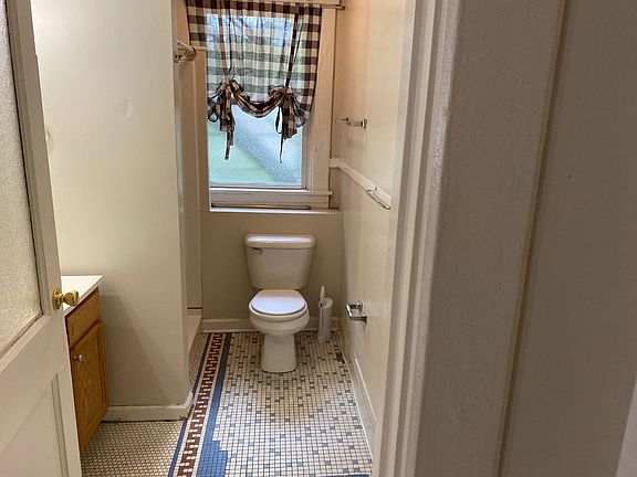 2nd image of 316 Aylesford Pl #0