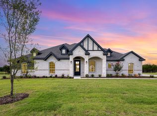 7050 Champion Rd, Midlothian, TX 76065