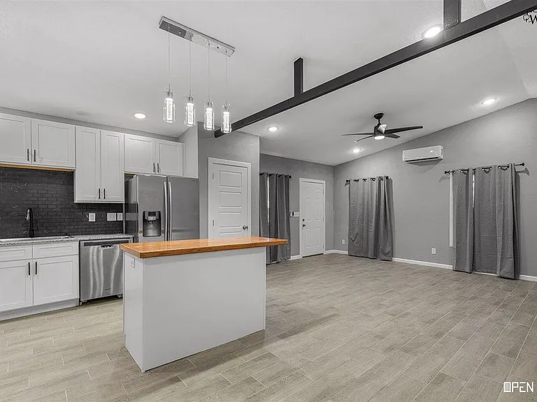 2805 Avenue I — Photo 9