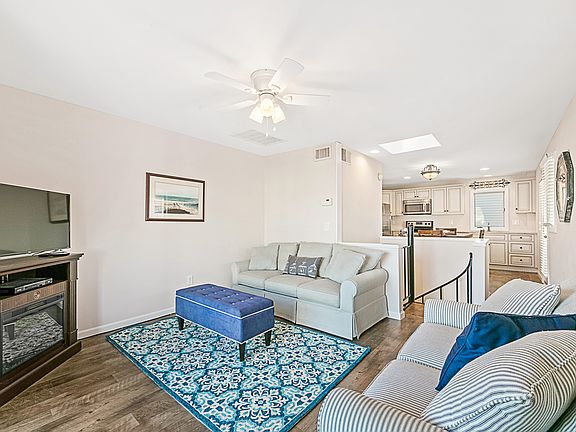 4th image of 8317 Long Beach Blvd #1