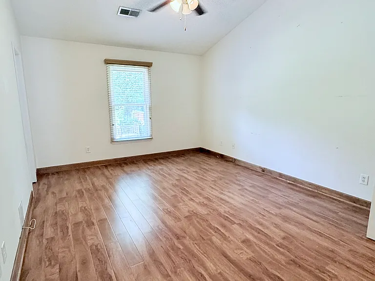 2315 Castle Royale Dr — Photo 8
