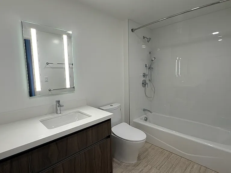 1515 Liona St #910 — Photo 5