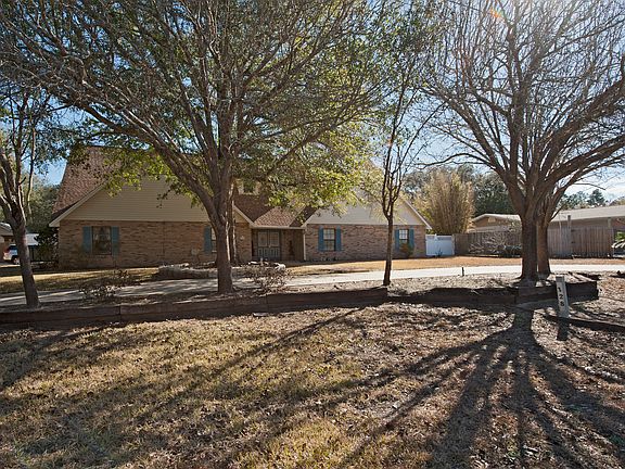 5th image of 128 Pamela Ann Dr