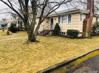 146 Jervis Ave, Copiague, NY 11726