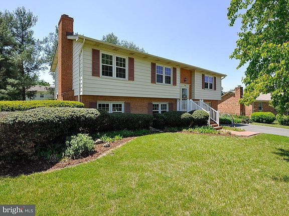2nd image of 11500 Silverleaf Ln