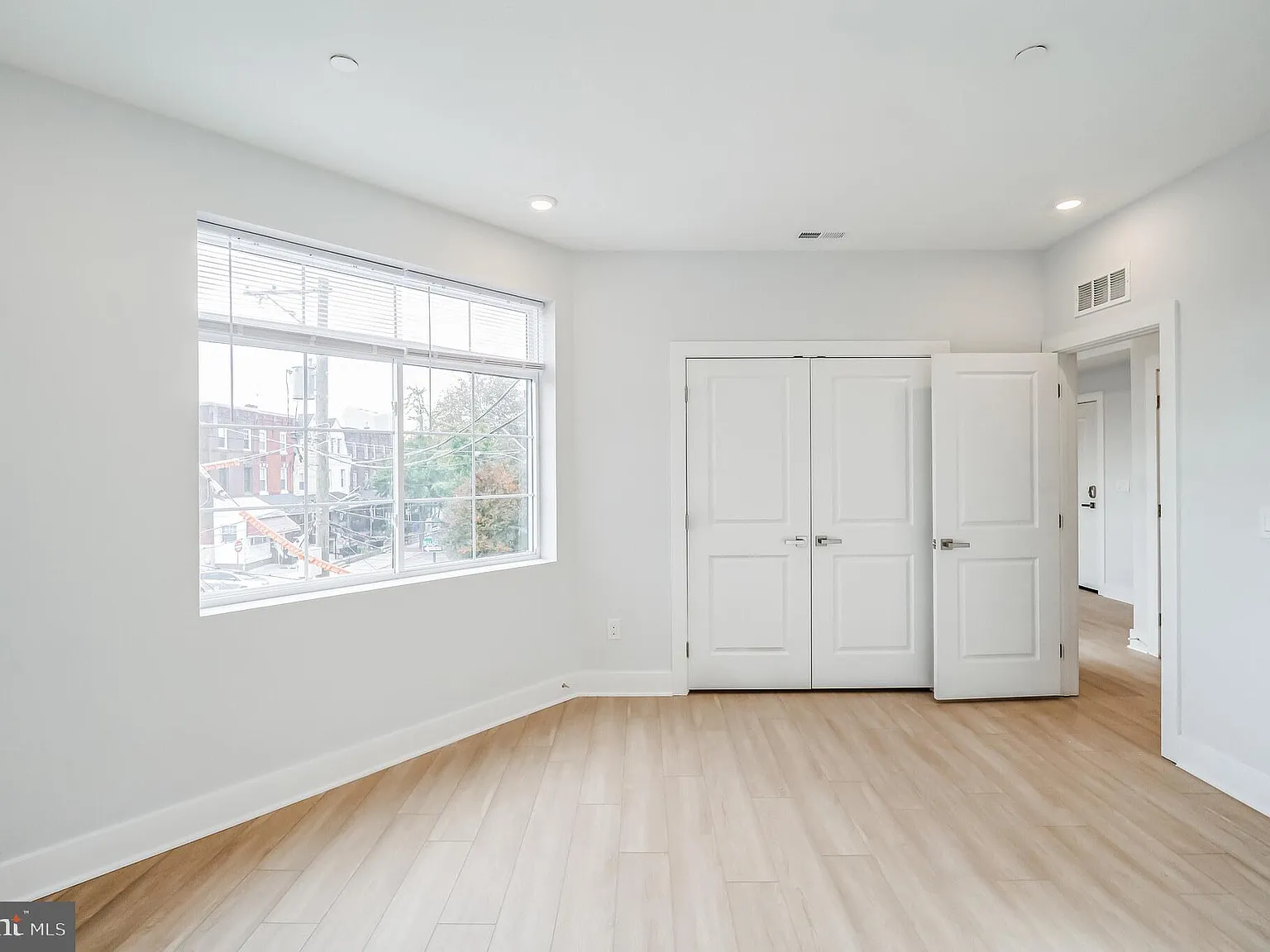 2 bed, 850 sqft, $1,700 — Photo 3
