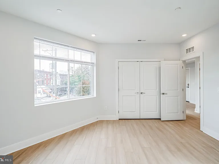 646 N 32nd St #12 — Photo 3