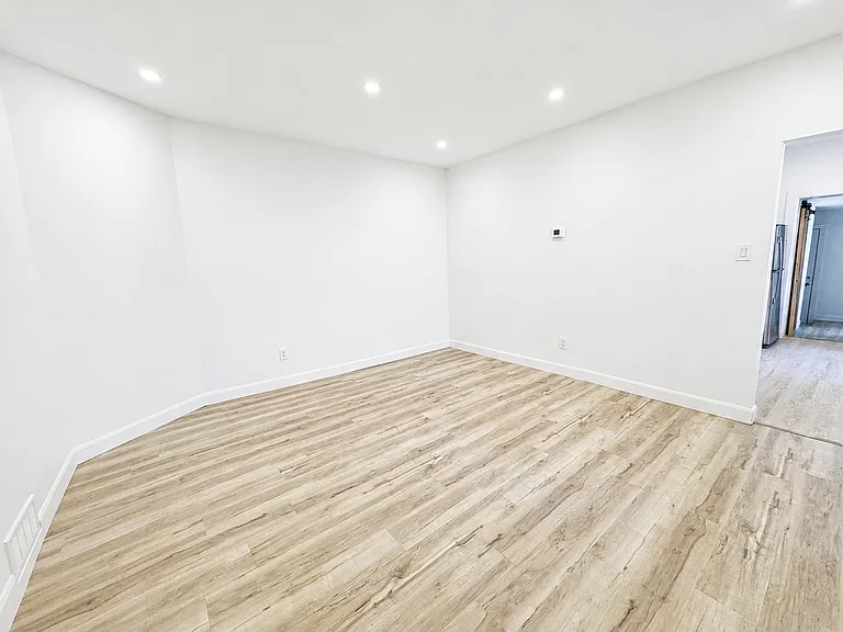 24 Cayuga St #A — Photo 3