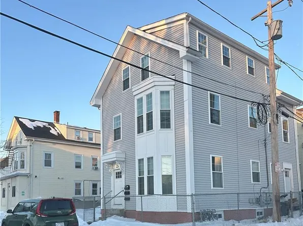 25 Candace St, Providence, RI 02908