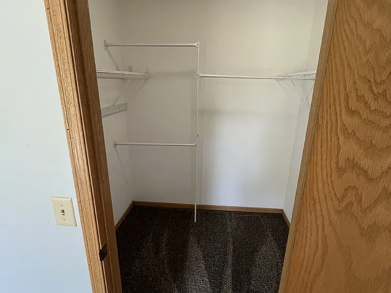 226 Elizabeth Dr — Photo 10