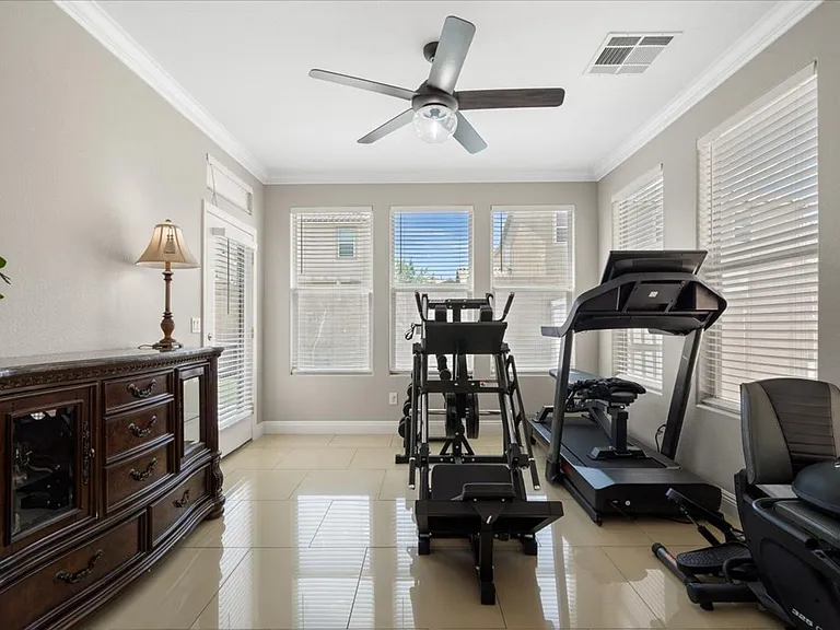 1213 Earth Ct — Photo 12