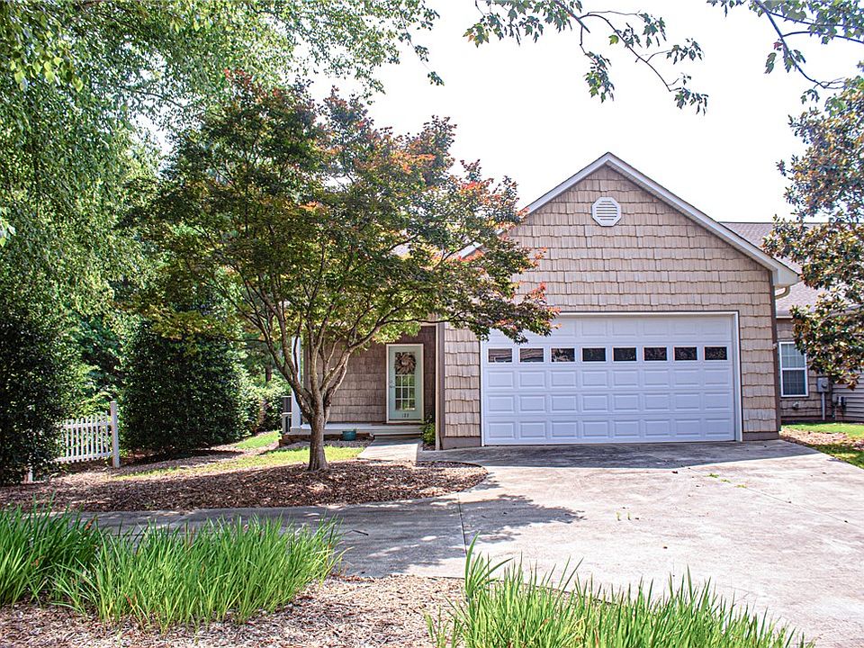 1st image of 120 Harbour Springs Way