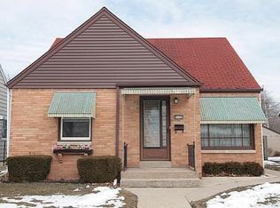 3128 E Koenig Ave, St Francis, WI 53235