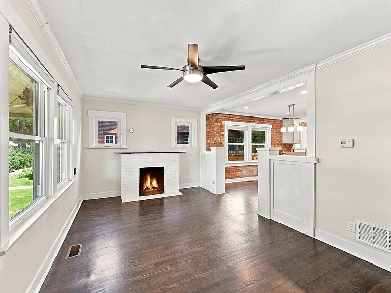 2630 N York St — Photo 3