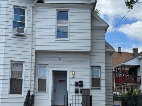 682 E 18th St #1