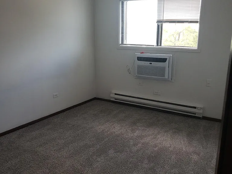 1525 Norway Ln — Photo 7