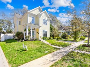 1214 Rising Oak Dr, Charlotte, NC 28206