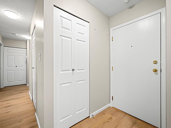 3rd image of 698 Aspen Rd #101B