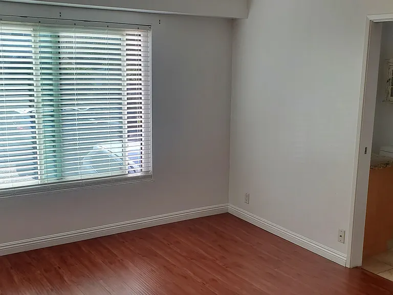 312 N Louise St #108 — Photo 23