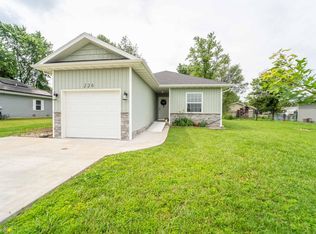 226 W Mount Vernon Rd, Billings, MO 65610