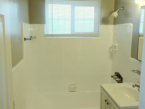 4th image of 309 W Kelso St APT 1