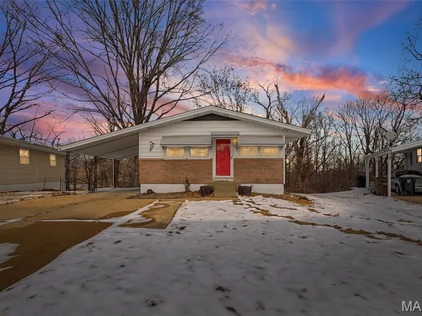 10555 Gourock Dr, Saint Louis, MO 63137