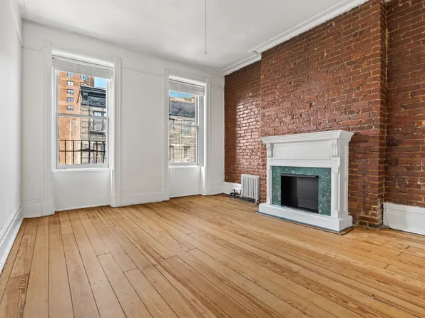 270 West 12th Street image 1 of 19