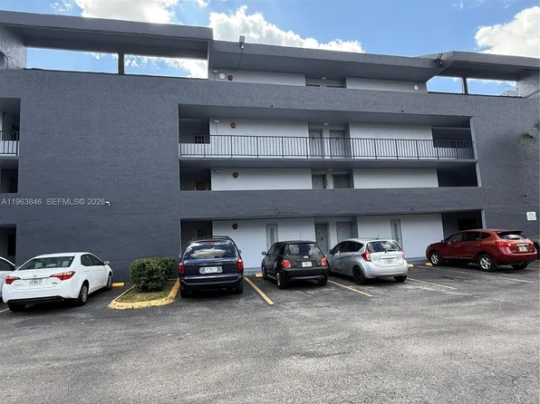 8821 W Flagler St APT 411, Miami, FL 33174